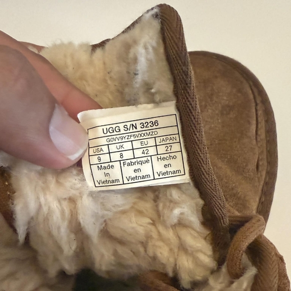 UGG Chestnut Suede Lace-Up Boots - Picture 7 of 8